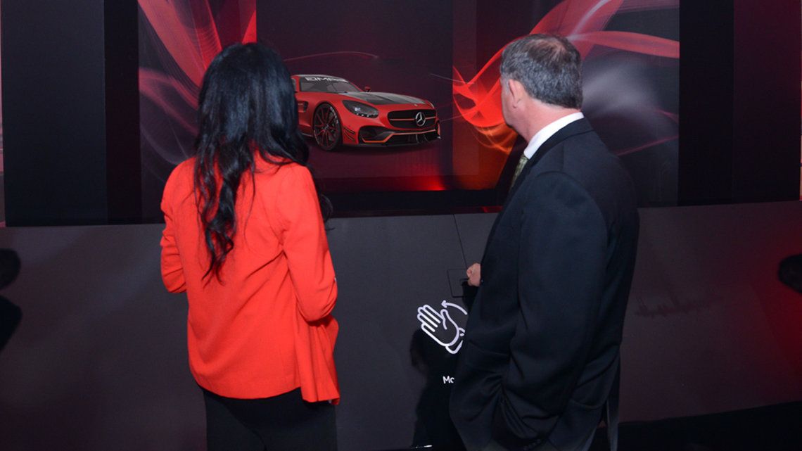 Dubai Auto Motor Show - Interactive Gesture App (Leap Motion)