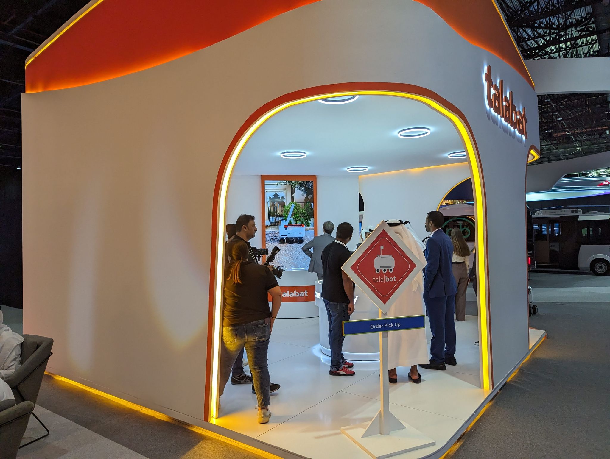 Talabat Interactive RFID Table – AI Summit Innovation Event, Dubai 2